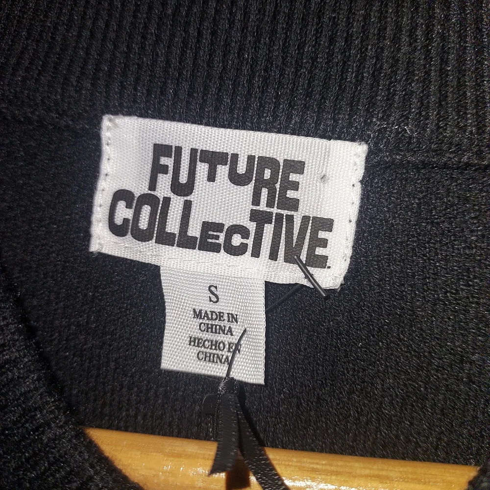 Women's Bomber Jacket - Picture 3 of 4